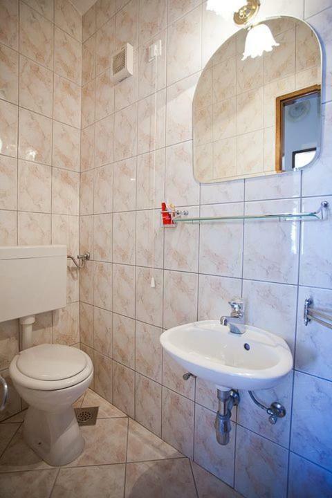 The Ana Apartments Komiža Buitenkant foto