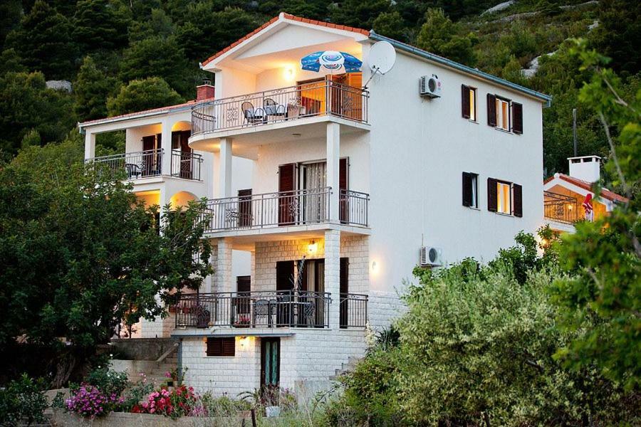 The Ana Apartments Komiža Buitenkant foto